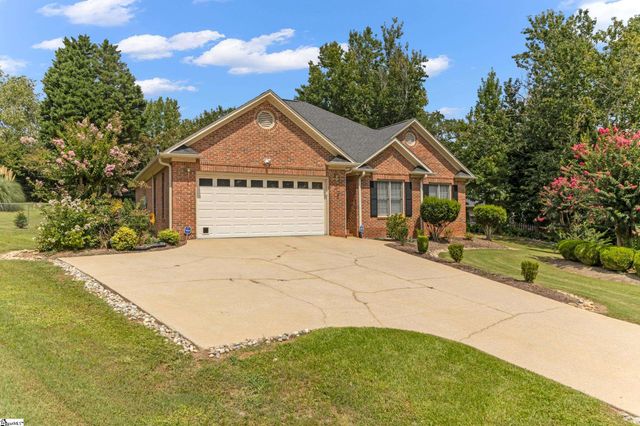 229 Georgetown Court, Moore, SC 29369