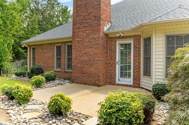 229 Georgetown Court, Moore, SC 29369