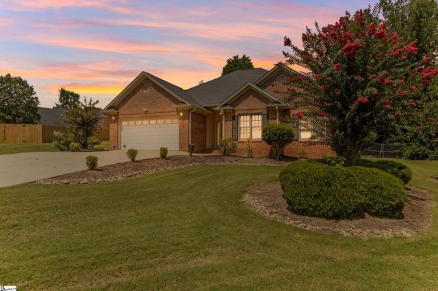 229 Georgetown Court, Moore, SC 29369