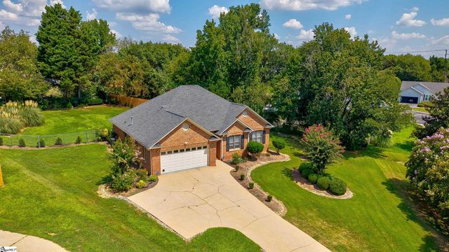 229 Georgetown Court, Moore, SC 29369
