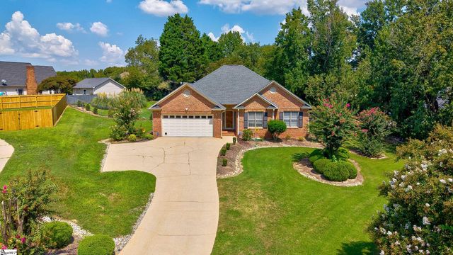 229 Georgetown Court, Moore, SC 29369