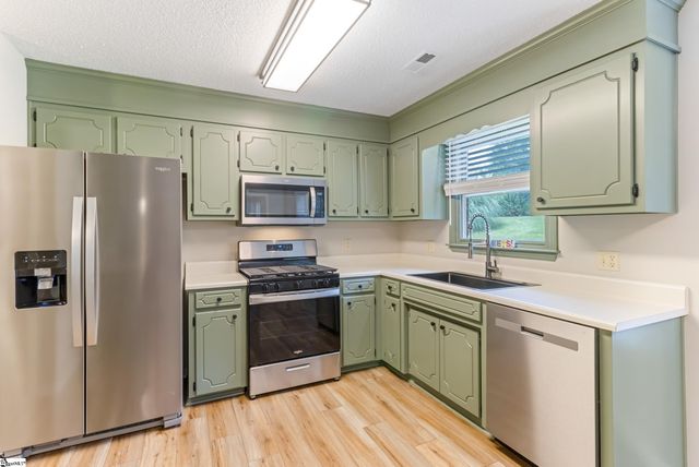 229 Georgetown Court, Moore, SC 29369