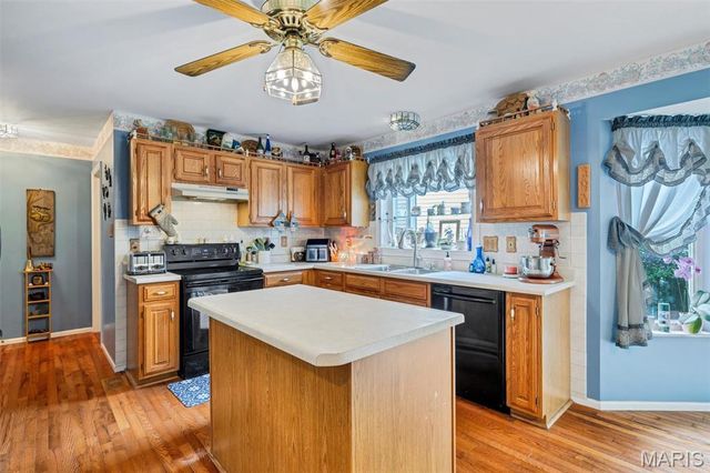 4590 Southridge Meadows Drive, St Louis, MO 63128