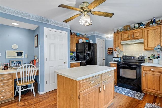 4590 Southridge Meadows Drive, St Louis, MO 63128