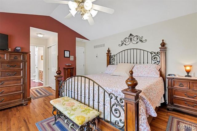 4590 Southridge Meadows Drive, St Louis, MO 63128