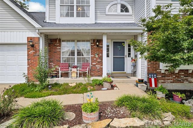 4590 Southridge Meadows Drive, St Louis, MO 63128