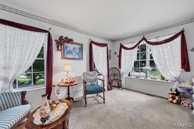 4590 Southridge Meadows Drive, St Louis, MO 63128