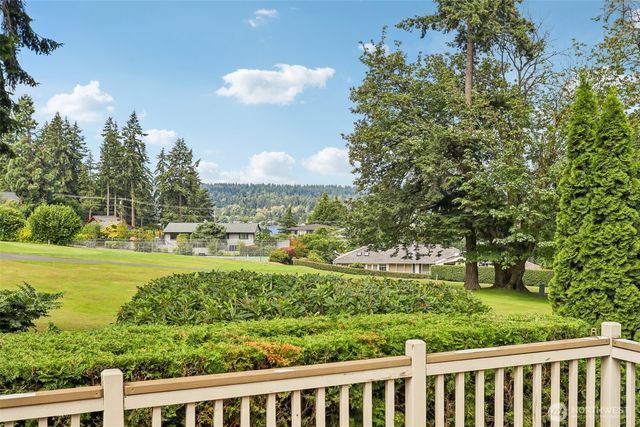 16313 Inglewood Place NE, Kenmore, WA 98028