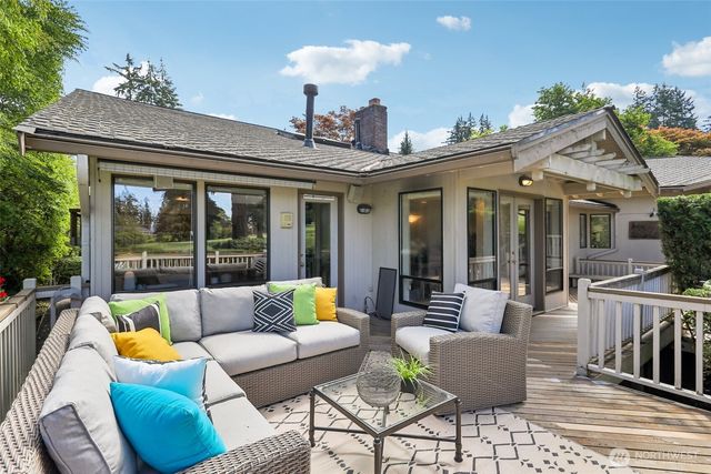16313 Inglewood Place NE, Kenmore, WA 98028