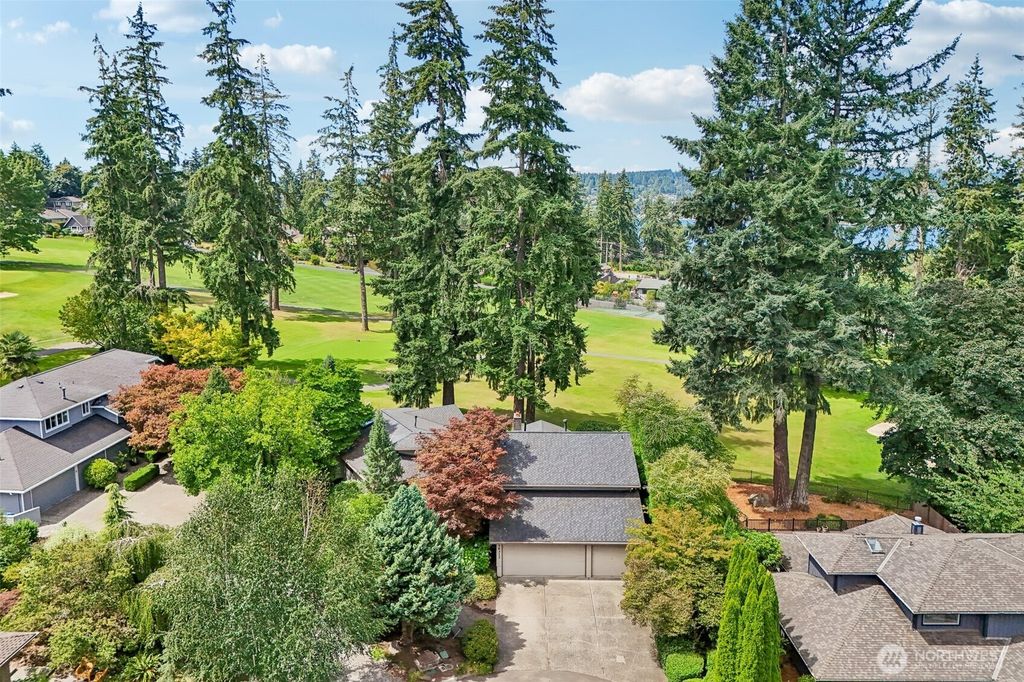 16313 Inglewood Place NE, Kenmore, WA 98028
