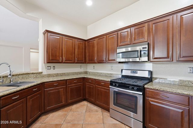 2421 W KIT CARSON Court, Phoenix, AZ 85086