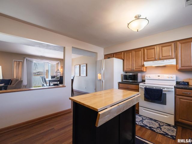 950 EDGEWATER Drive, North Pekin, IL 61554