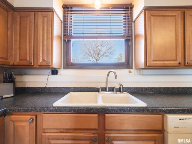 950 EDGEWATER Drive, North Pekin, IL 61554