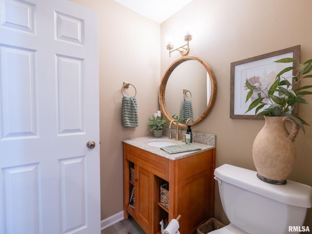 950 EDGEWATER Drive, North Pekin, IL 61554