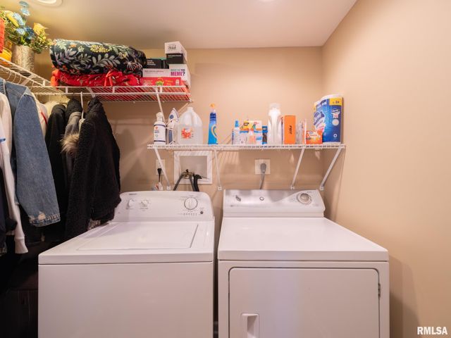 950 EDGEWATER Drive, North Pekin, IL 61554