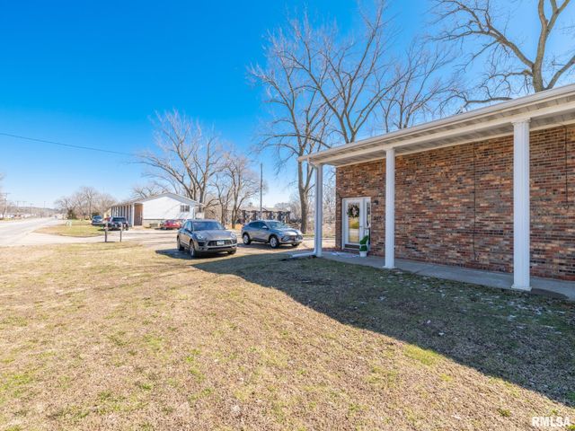 950 EDGEWATER Drive, North Pekin, IL 61554