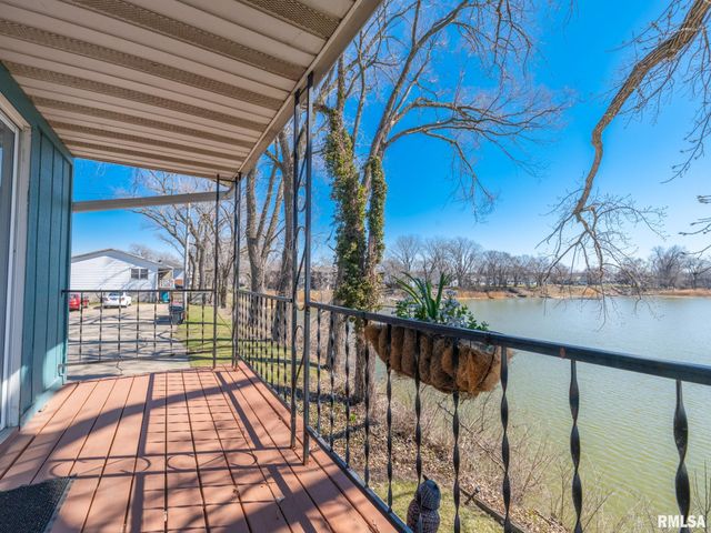 950 EDGEWATER Drive, North Pekin, IL 61554