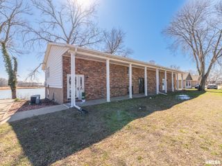 950 EDGEWATER Drive, North Pekin, IL 61554