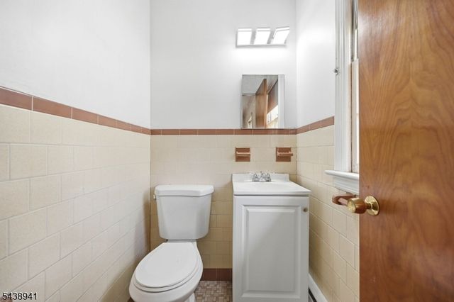 427 Warwick Tpke, West Milford Twp., NJ 07421