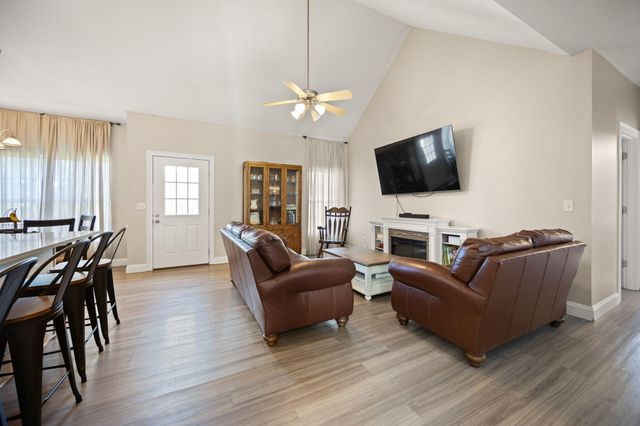 372 Ridgewood Drive, Somerset, KY 42503