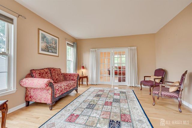 236 W Shirley Avenue W, Edison, NJ 08820