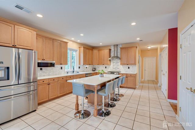 236 W Shirley Avenue W, Edison, NJ 08820