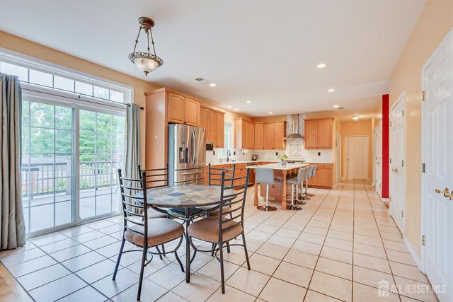 236 W Shirley Avenue W, Edison, NJ 08820