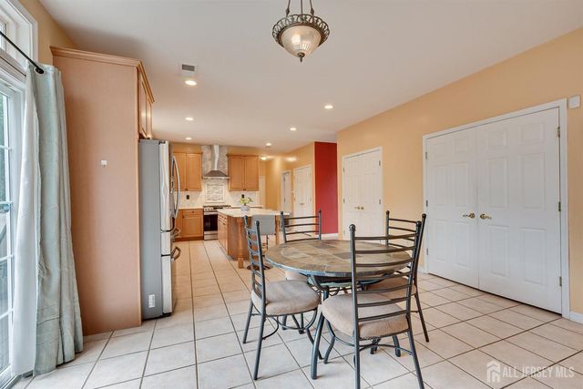 236 W Shirley Avenue W, Edison, NJ 08820