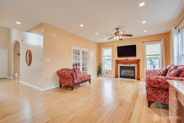 236 W Shirley Avenue W, Edison, NJ 08820