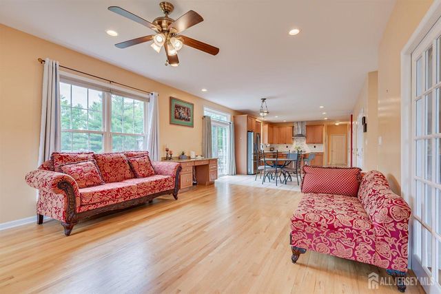 236 W Shirley Avenue W, Edison, NJ 08820