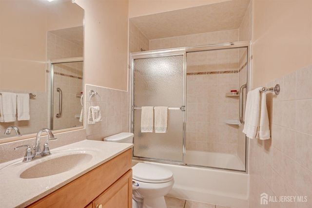 236 W Shirley Avenue W, Edison, NJ 08820