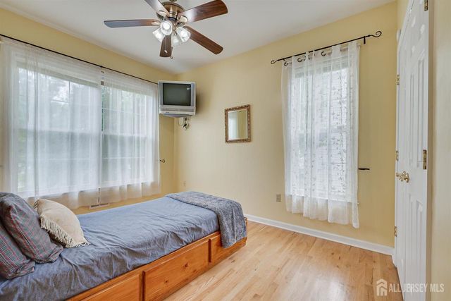 236 W Shirley Avenue W, Edison, NJ 08820