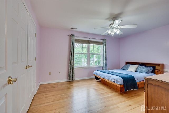 236 W Shirley Avenue W, Edison, NJ 08820