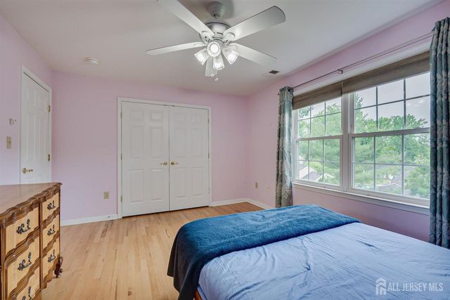 236 W Shirley Avenue W, Edison, NJ 08820