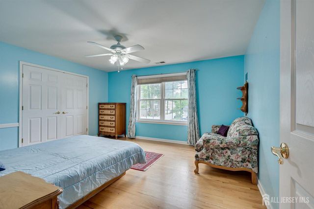 236 W Shirley Avenue W, Edison, NJ 08820