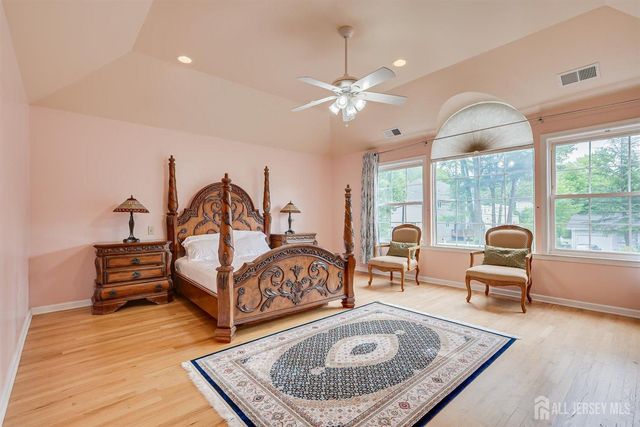 236 W Shirley Avenue W, Edison, NJ 08820