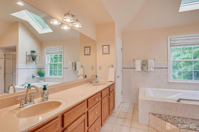 236 W Shirley Avenue W, Edison, NJ 08820