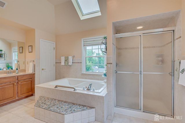 236 W Shirley Avenue W, Edison, NJ 08820
