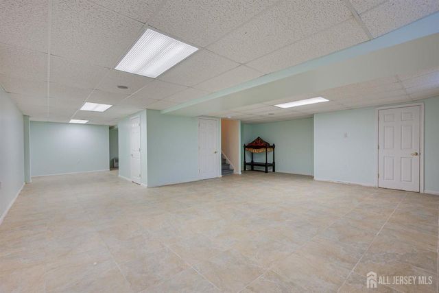 236 W Shirley Avenue W, Edison, NJ 08820