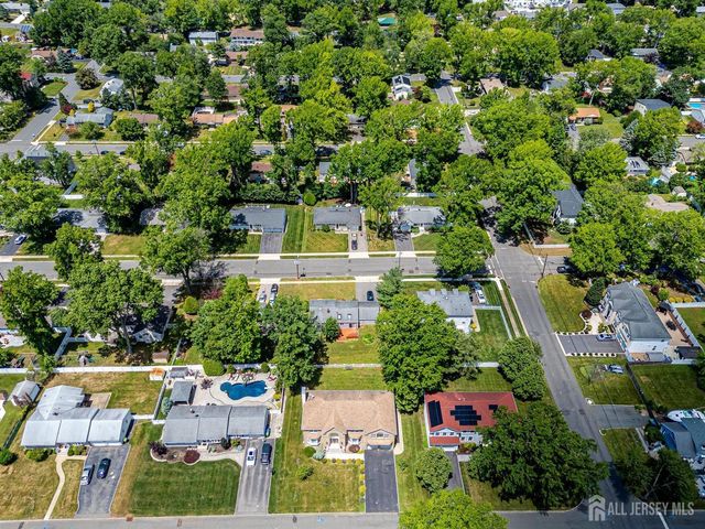 236 W Shirley Avenue W, Edison, NJ 08820