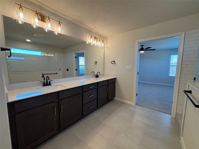 199 Crater Lake DR, Dripping Springs, TX 78620