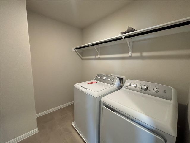 199 Crater Lake DR, Dripping Springs, TX 78620