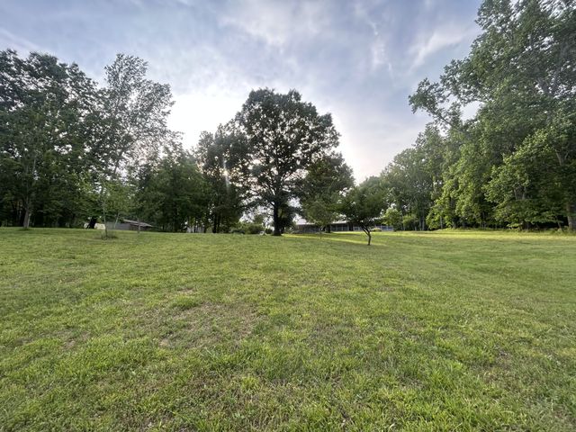 2162 Bethany Rd, Erin, TN 37061