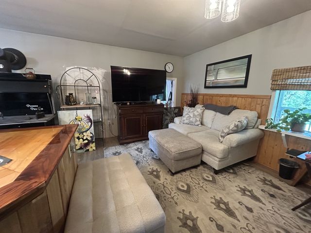 2162 Bethany Rd, Erin, TN 37061