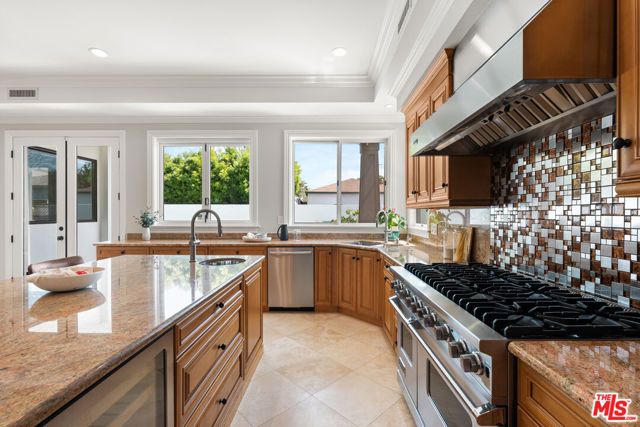 6468 Wynkoop Street, Los Angeles, CA 90045