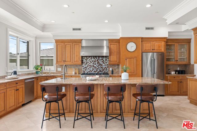 6468 Wynkoop Street, Los Angeles, CA 90045