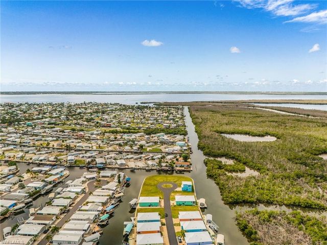 2950 Trawler LN, St. James City, FL 33956