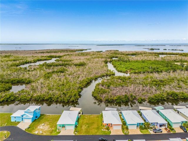 2950 Trawler LN, St. James City, FL 33956