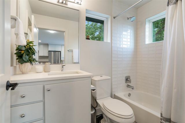 1306 Navasota ST, Austin, TX 78702