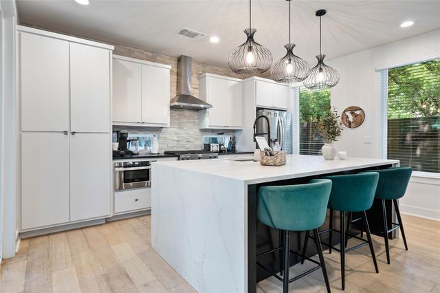 1306 Navasota ST, Austin, TX 78702